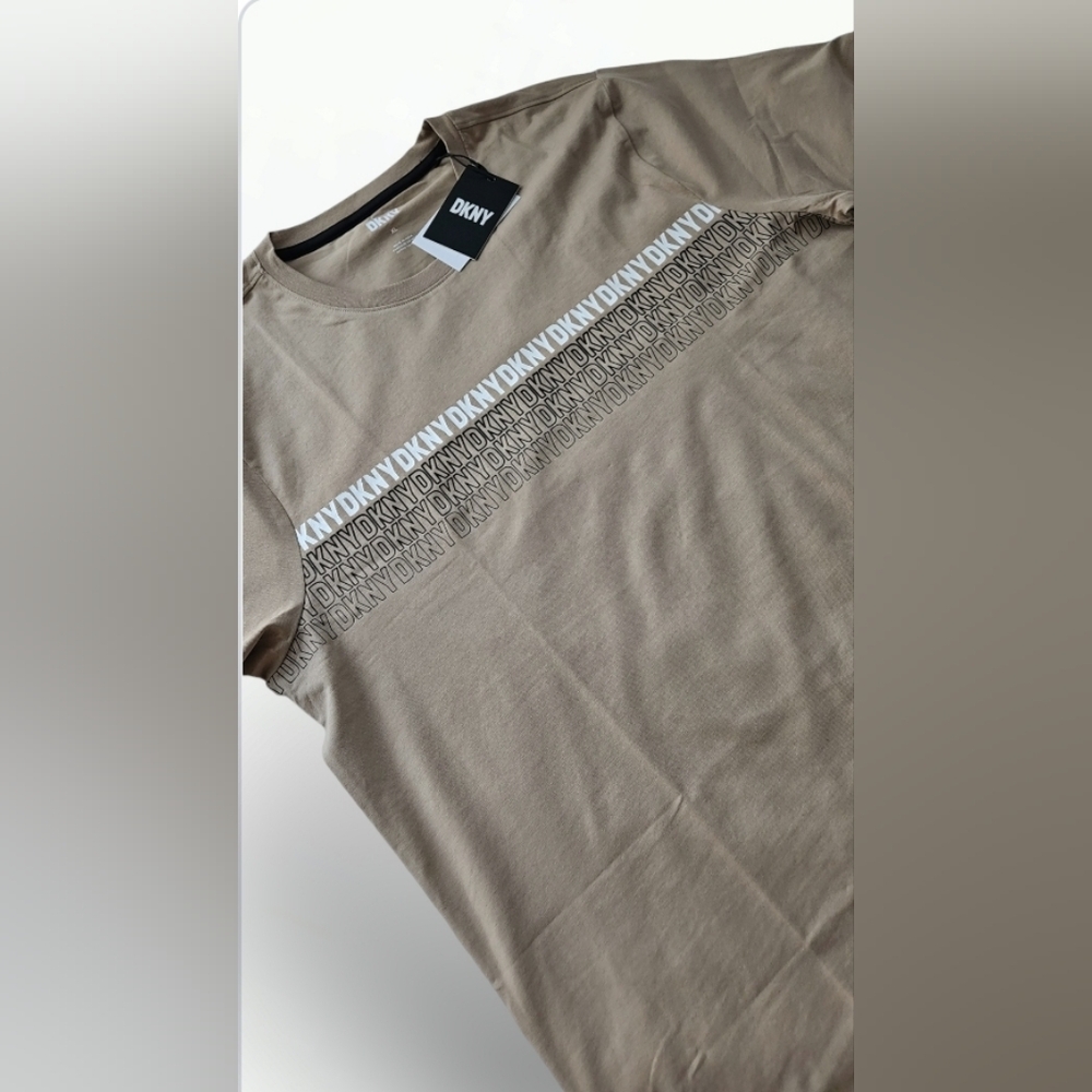 Polo - Picture 2 of 4